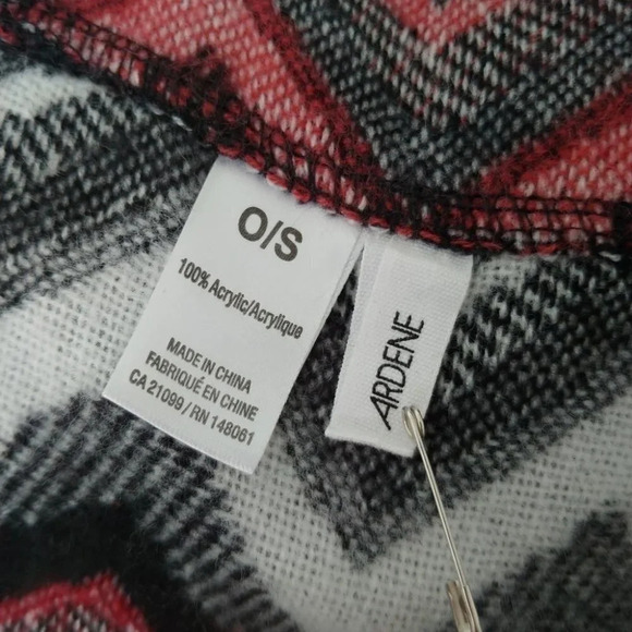 Ardene Circle Scarf Zigzag Print, Red/Black/Grey - Picture 5 of 5